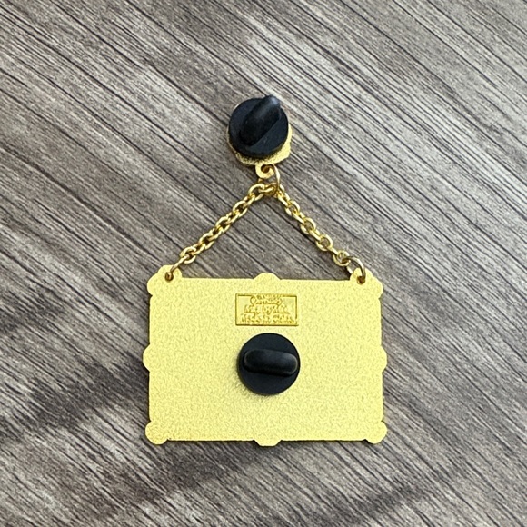 101 Dalmations Paw Pendant Pin , loungefly Disney - Picture 2 of 2